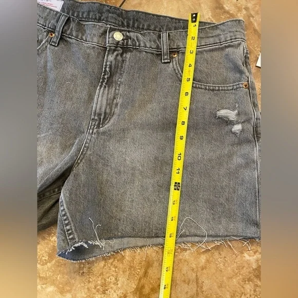 NWT Gap low stride zipper-Fly Destructed Denim light wash black Shorts  14/32 - Picture 8 of 9
